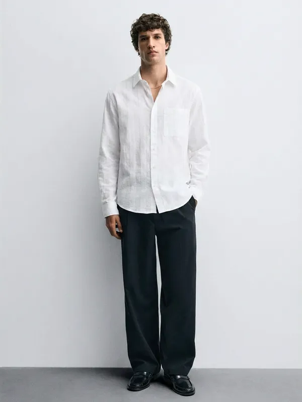 Highlander Men White Self Design Relaxed Fit Casual Shirt