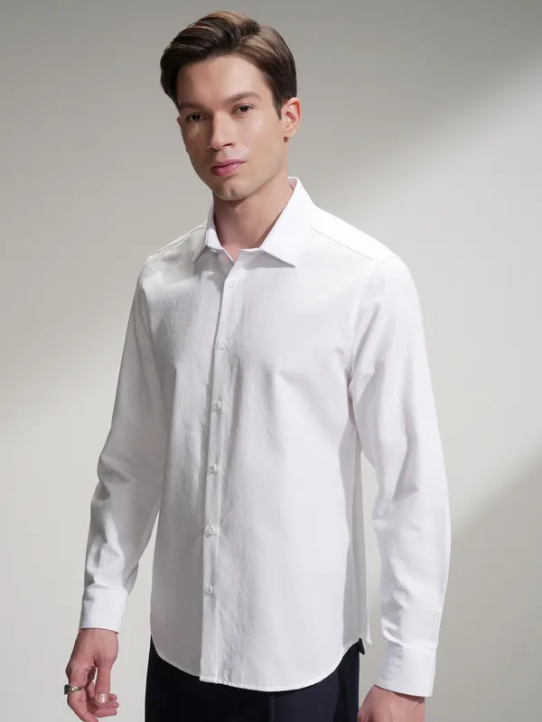 Highlander Men White Self Design Slim Fit Casual Shirt