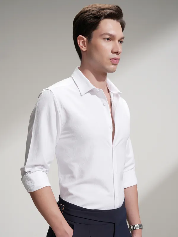 Highlander Men White Self Design Slim Fit Casual Shirt