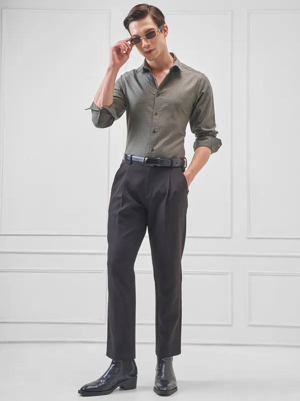 Highlander Men Olive Self Design Slim Fit Casual Shirt