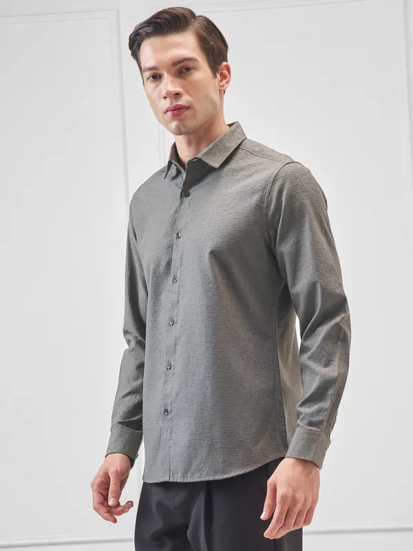 Highlander Men Olive Self Design Slim Fit Casual Shirt