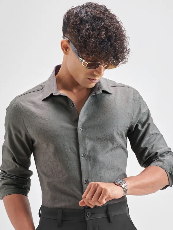 Men Slim Fit Casual Shirt