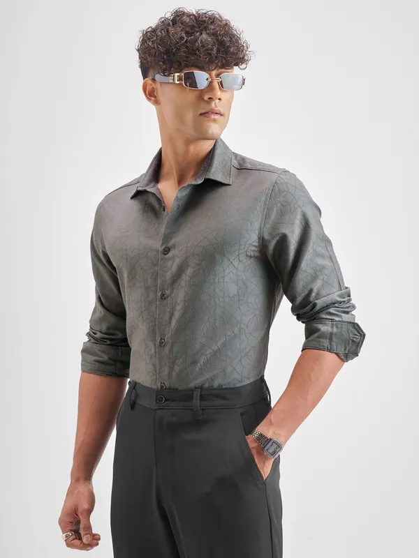 Men Slim Fit Casual Shirt