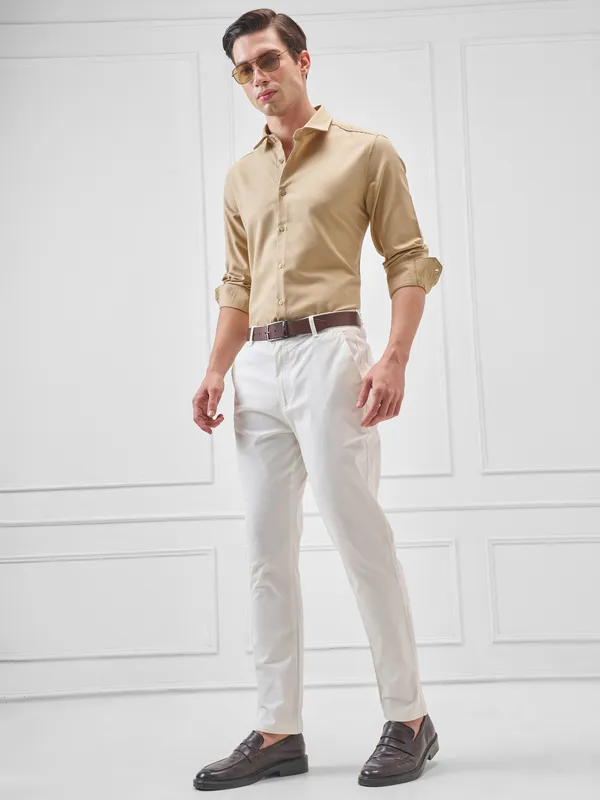 Highlander Men Beige Self Design Slim Fit Casual Shirt