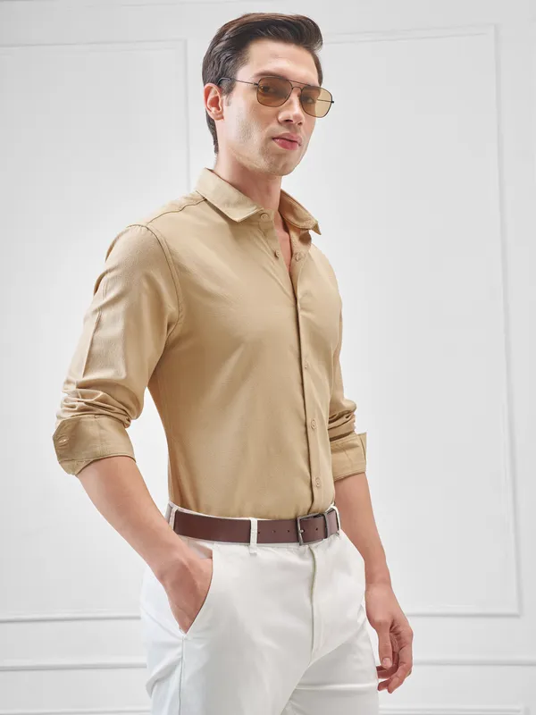 Highlander Men Beige Self Design Slim Fit Casual Shirt