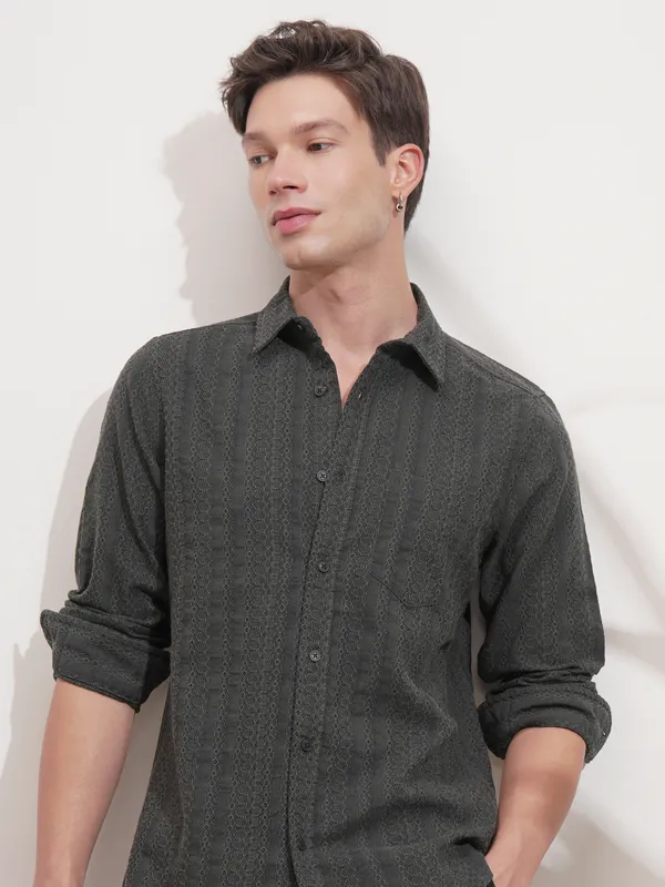 Highlander Men Grey Self Design Slim Fit Casual Shirt