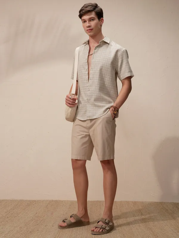 Highlander Men Beige Checked Relaxed Fit Casual Shirt