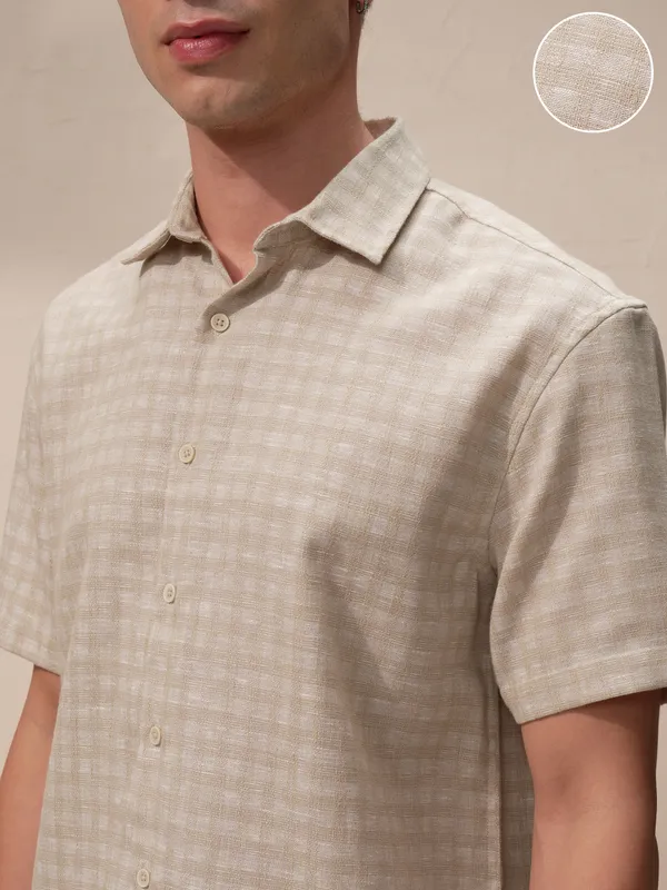 Highlander Men Beige Checked Relaxed Fit Casual Shirt