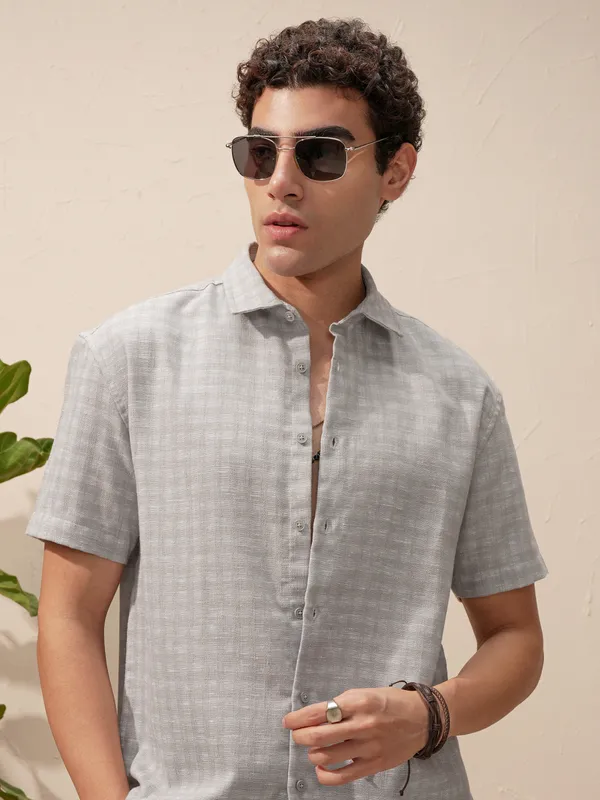 Highlander Men Grey Checked Relaxed Fit Casual Shirt