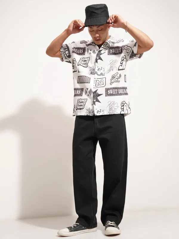 Highlander Men White Printed Relaxed Fit Casual Shirt