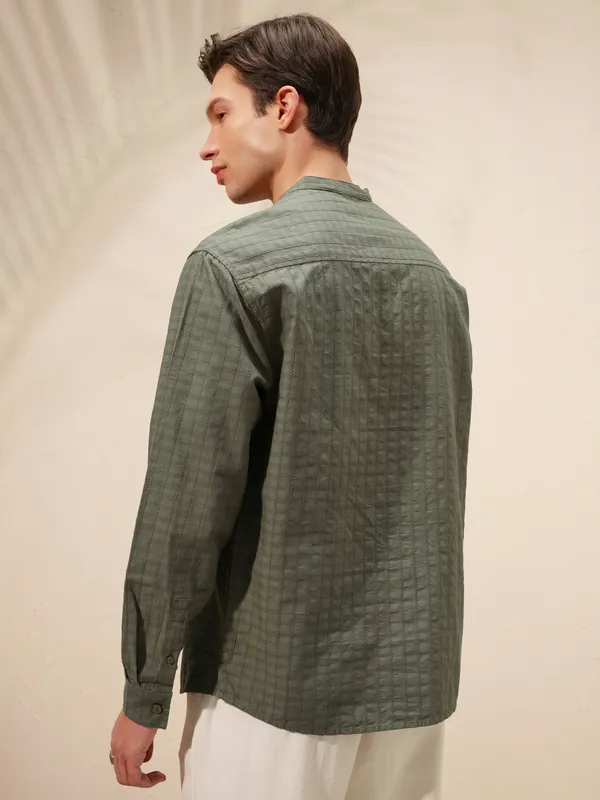 Highlander Men Olive Self Design Relaxed Fit Casual Shirt