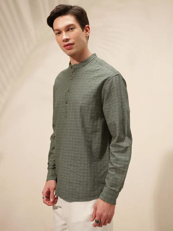 Highlander Men Olive Self Design Relaxed Fit Casual Shirt