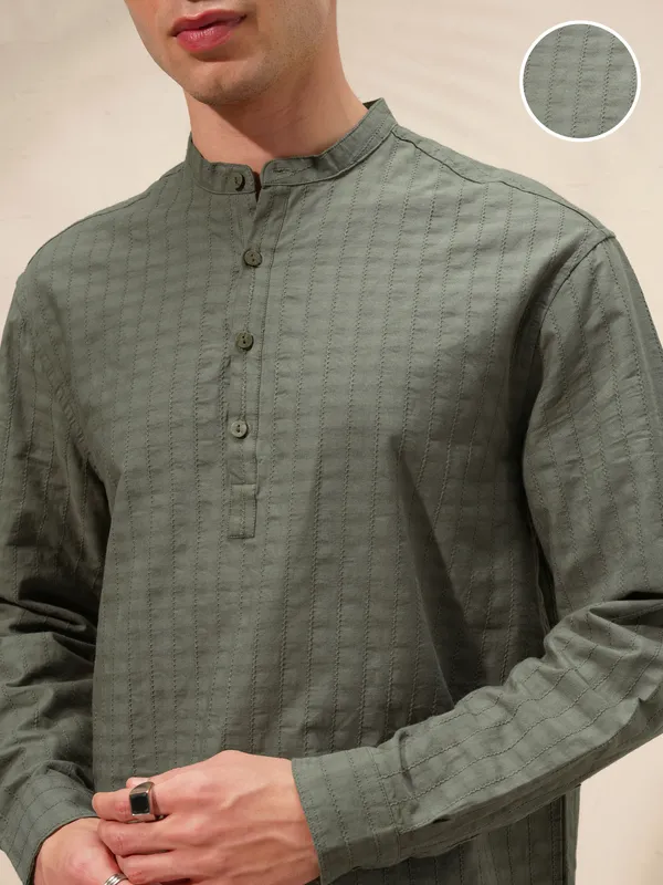 Highlander Men Olive Self Design Relaxed Fit Casual Shirt