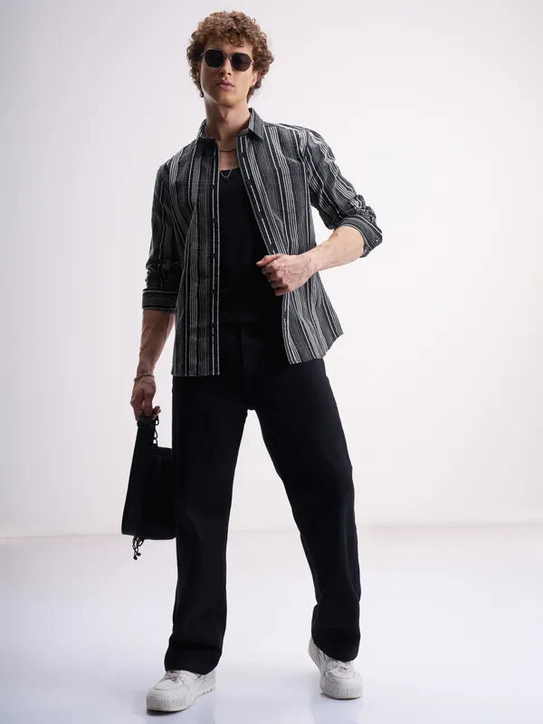 Highlander Men Black Striped Slim Fit Casual Shirt