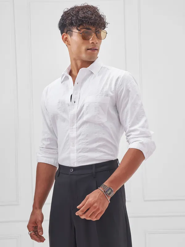 Highlander Men White Self Design Slim Fit Casual Shirt