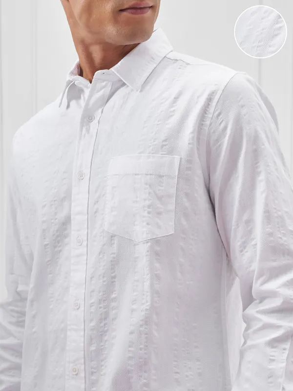 Highlander Men White Self Design Slim Fit Casual Shirt