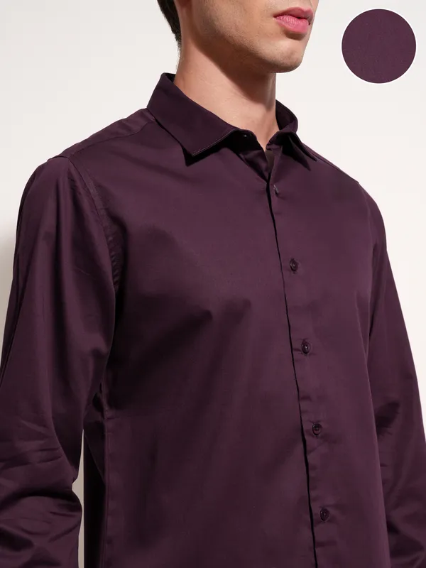 Men Slim Fit Casual Shirt