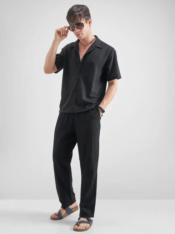 Highlander Men Black Self Design Relaxed Fit Casual Shirt