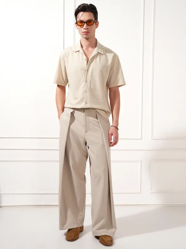 Highlander Men Cream Self Design Relaxed Fit Casual Shirt