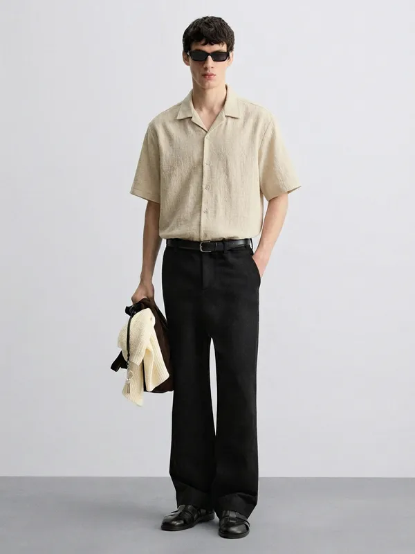 Highlander Men Cream Self Design Relaxed Fit Casual Shirt