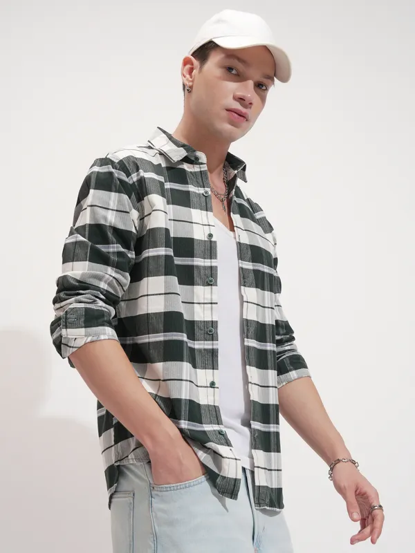 Highlander Men Green Checked Slim Fit Casual Shirt