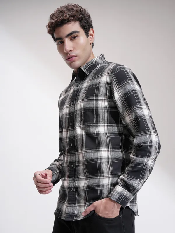 Highlander Men Black Checked Slim Fit Casual Shirt