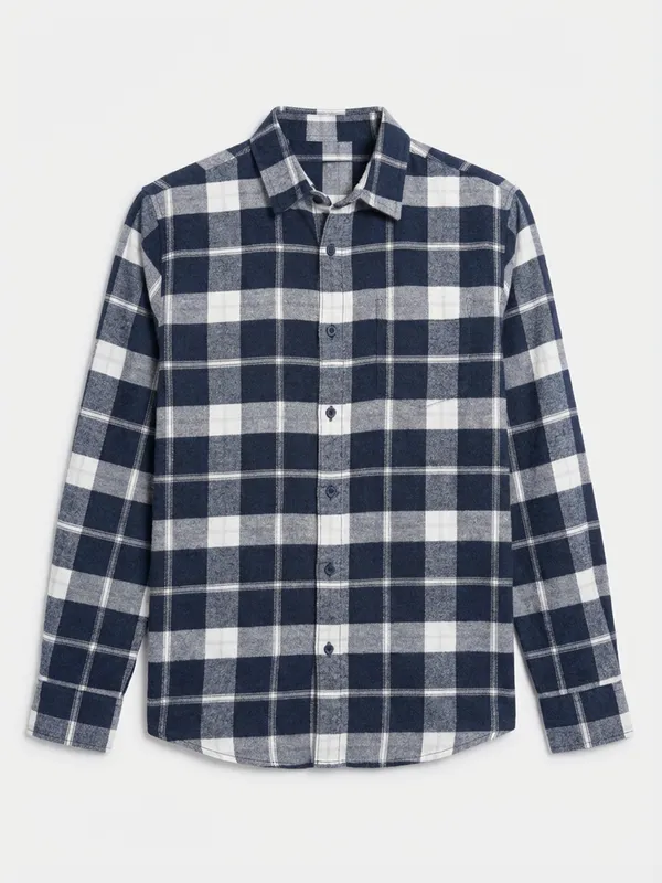 Highlander Men Navy Blue Checked Slim Fit Casual Shirt