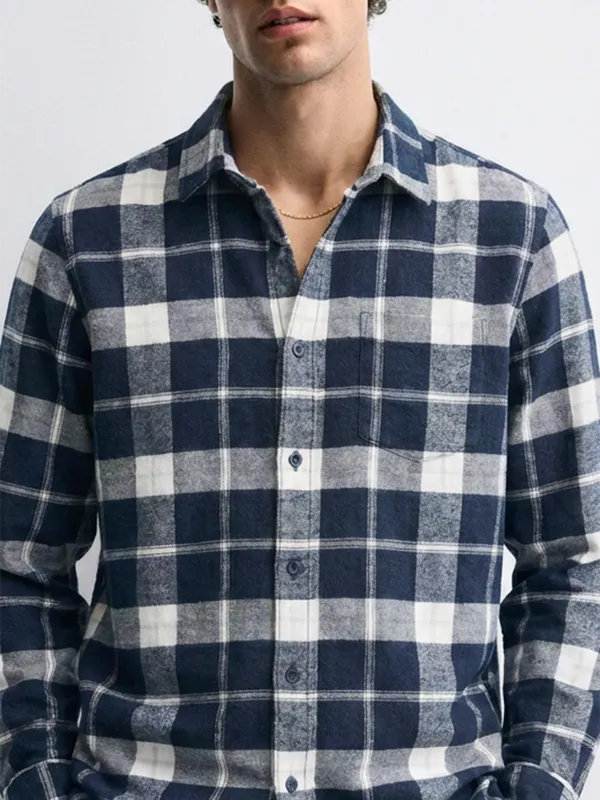 Highlander Men Navy Blue Checked Slim Fit Casual Shirt