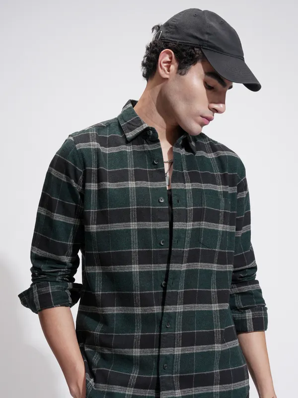 Highlander Men Green Checked Slim Fit Casual Shirt
