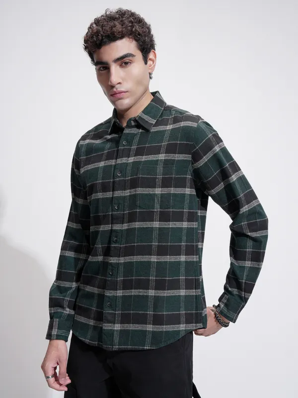 Highlander Men Green Checked Slim Fit Casual Shirt