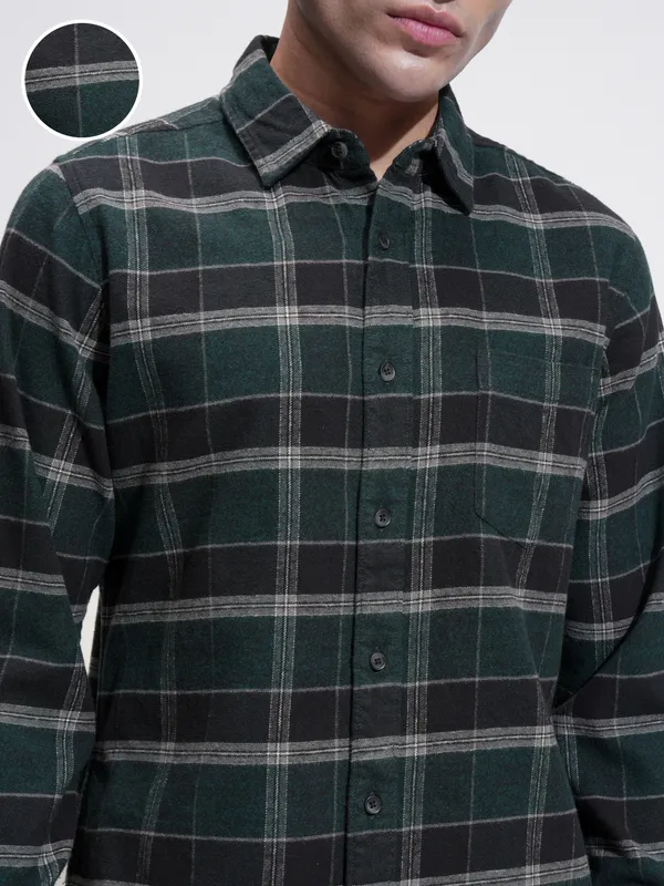 Highlander Men Green Checked Slim Fit Casual Shirt