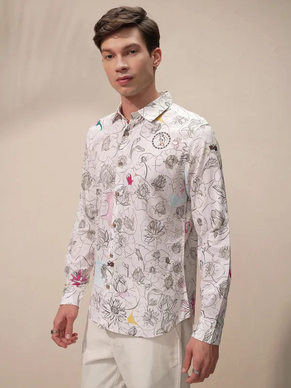 Highlander Men Cream Printed Slim Fit Casual Shirt