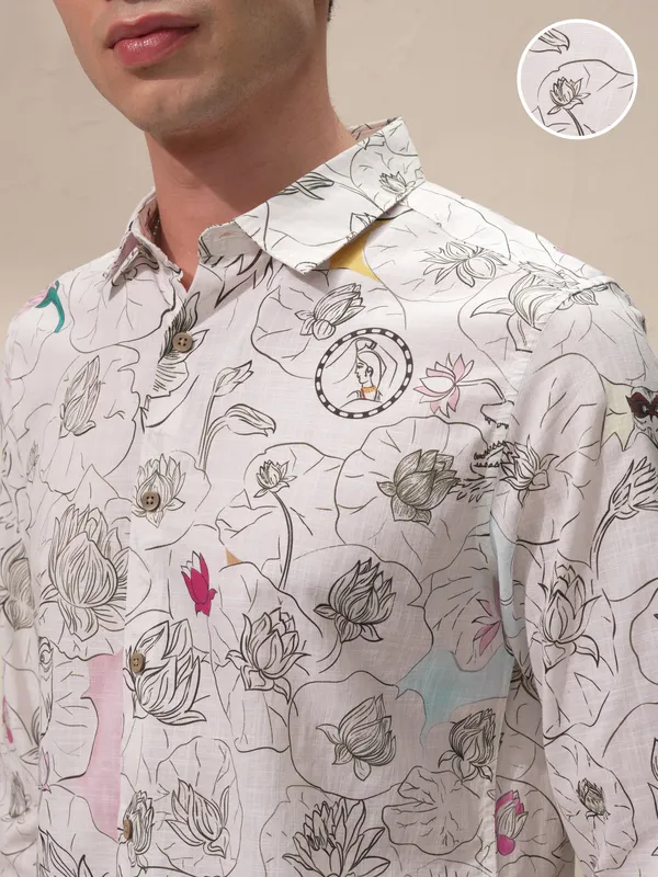 Highlander Men Cream Printed Slim Fit Casual Shirt