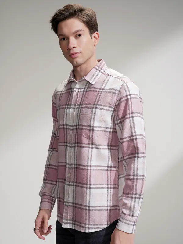 Highlander Men Pink Checked Slim Fit Casual Shirt