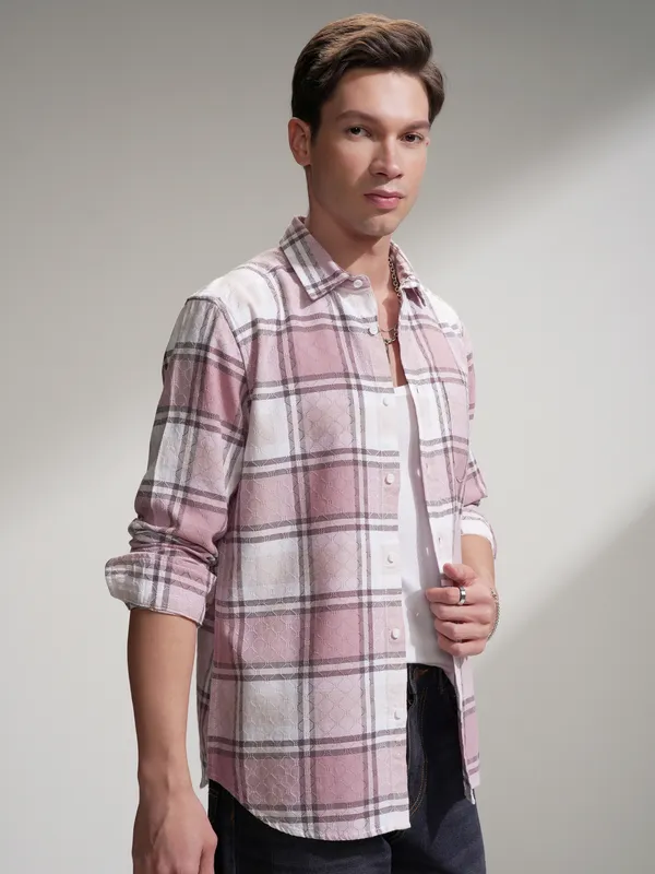 Highlander Men Pink Checked Slim Fit Casual Shirt