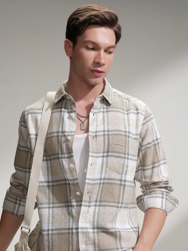 Highlander Men Beige Checked Slim Fit Casual Shirt