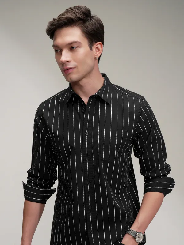 Highlander Men Black Striped Slim Fit Casual Shirt