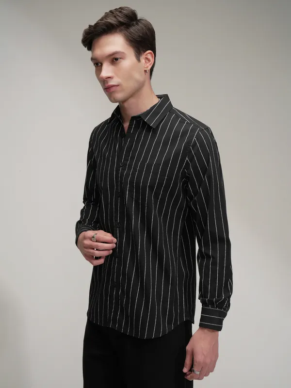 Highlander Men Black Striped Slim Fit Casual Shirt