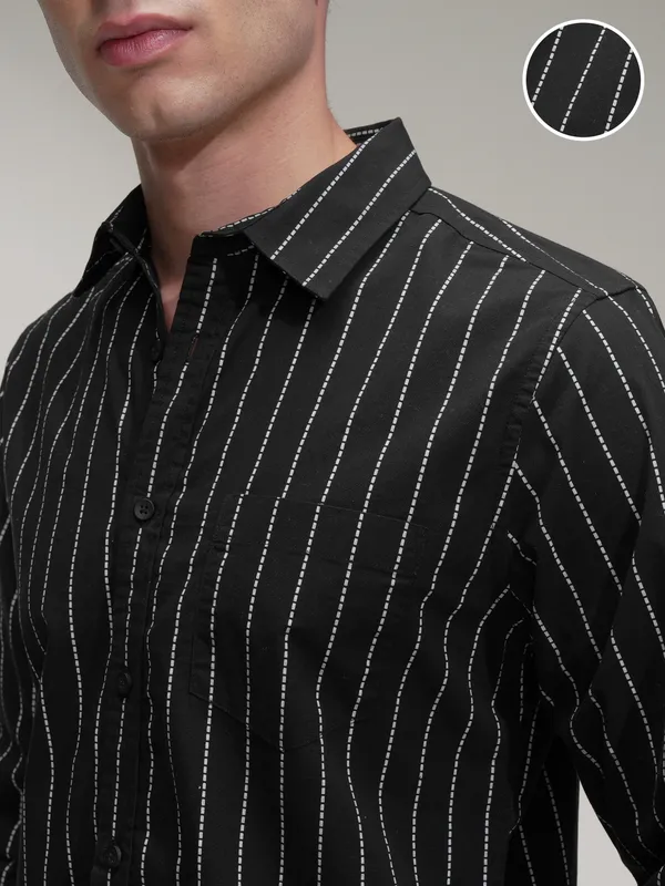 Highlander Men Black Striped Slim Fit Casual Shirt