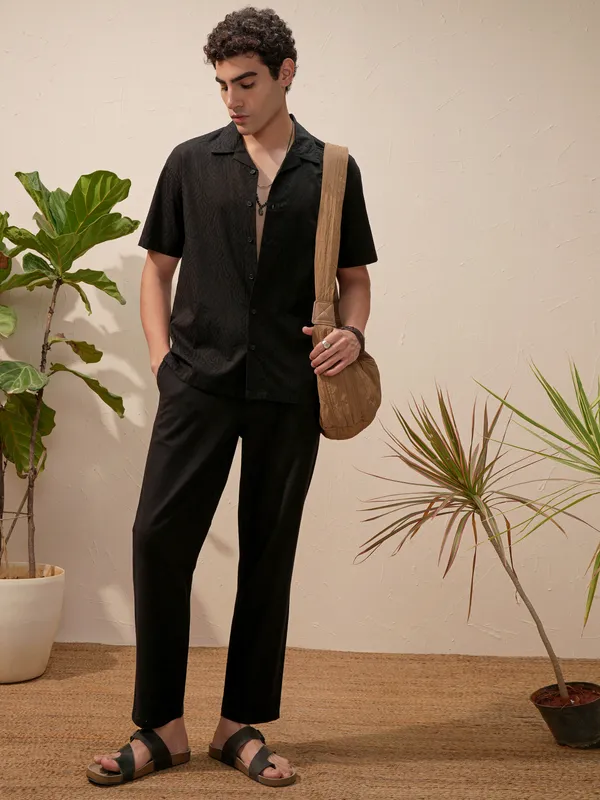 Highlander Men Black Self Design Relaxed Fit Casual Shirt