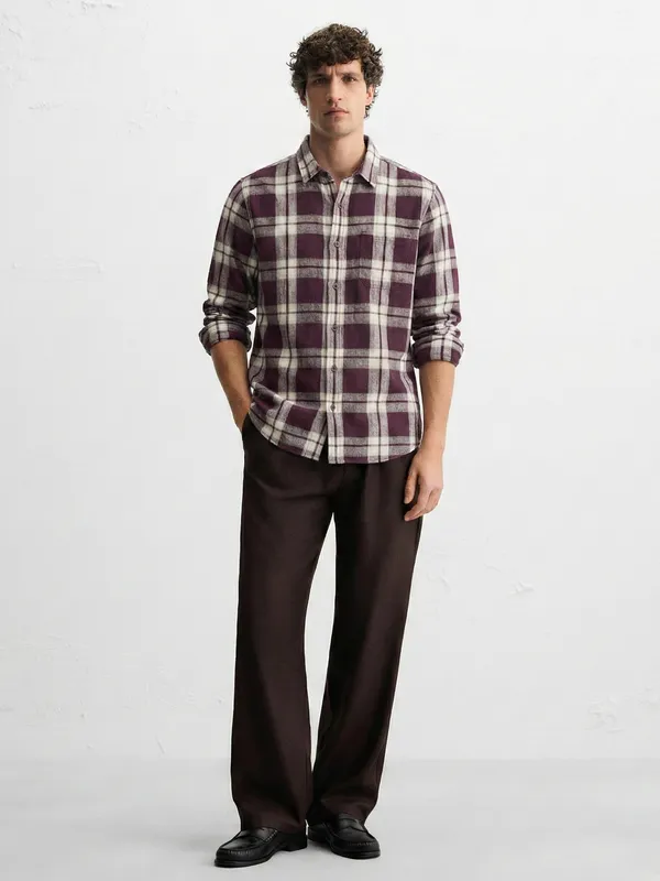 Highlander Men Burgundy Checked Slim Fit Casual Shirt