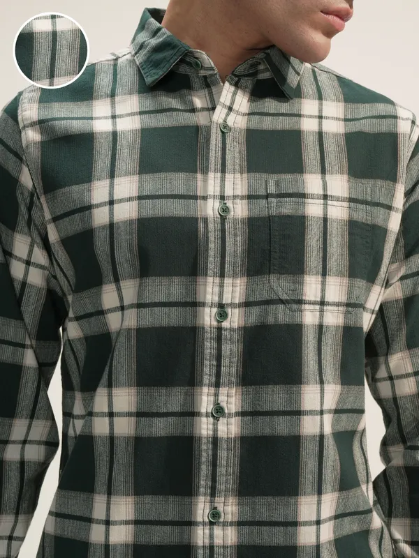 Highlander Men Green Checked Slim Fit Casual Shirt