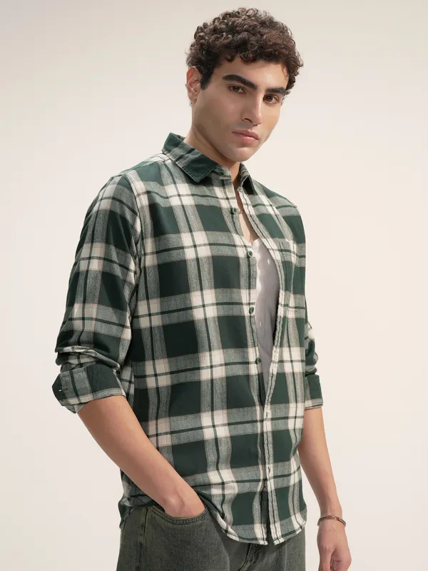 Highlander Men Green Checked Slim Fit Casual Shirt