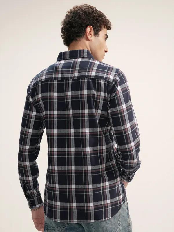 Highlander Men Navy Blue Checked Slim Fit Casual Shirt