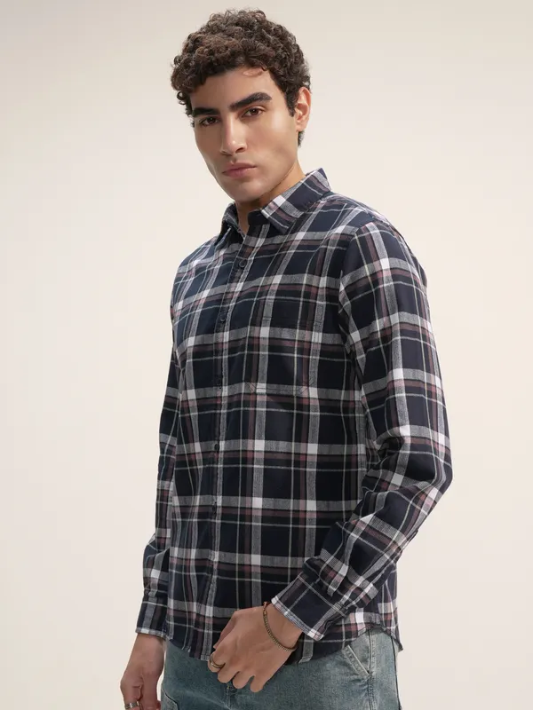 Highlander Men Navy Blue Checked Slim Fit Casual Shirt
