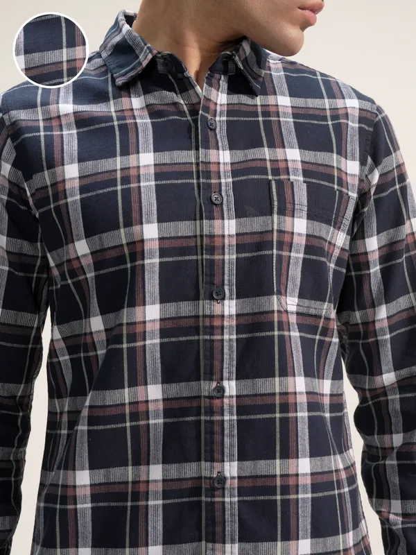 Highlander Men Navy Blue Checked Slim Fit Casual Shirt
