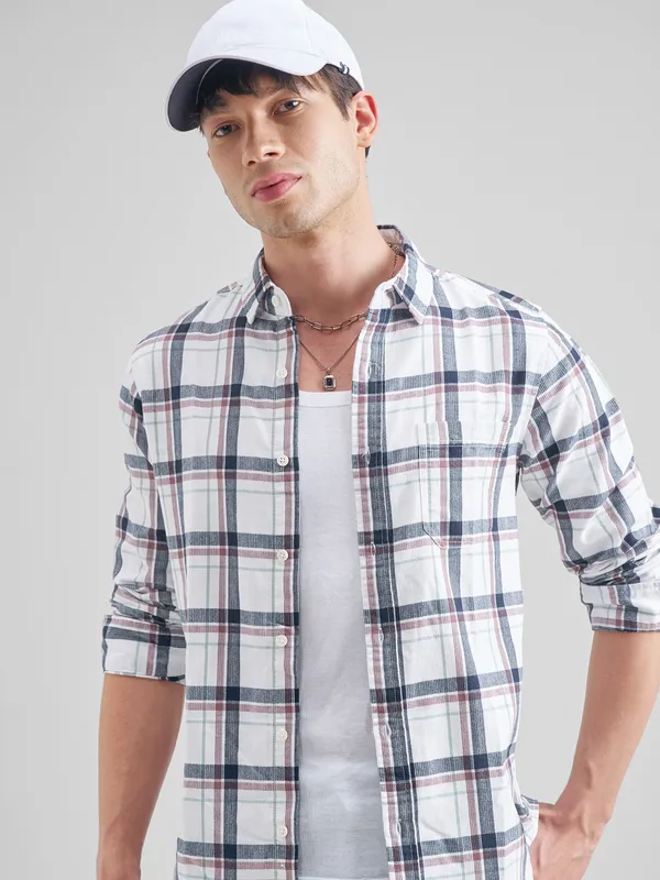 Highlander Men White Checked Slim Fit Casual Shirt