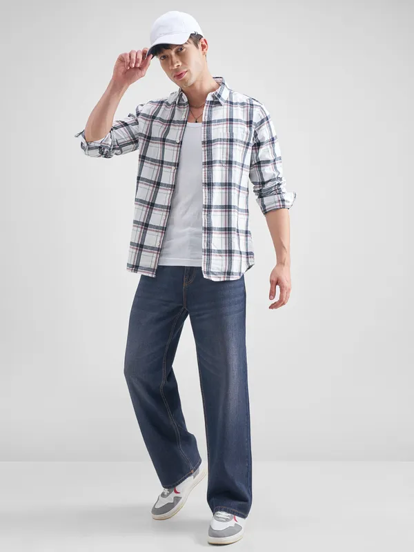 Highlander Men White Checked Slim Fit Casual Shirt