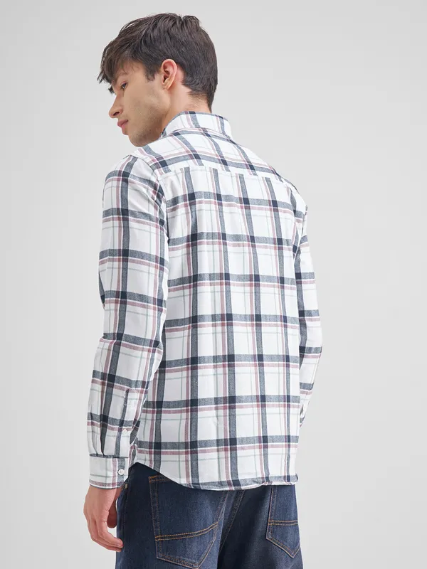 Highlander Men White Checked Slim Fit Casual Shirt