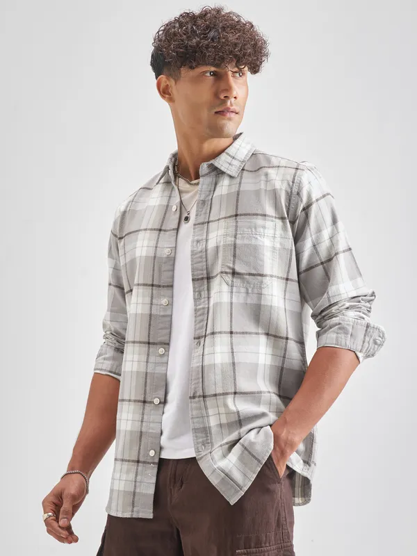 Highlander Men Grey Checked Slim Fit Casual Shirt